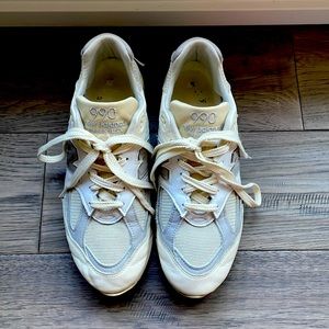 New Balance 990v2 Made in USA Sea Salt (Like New, worn under 10 times)
